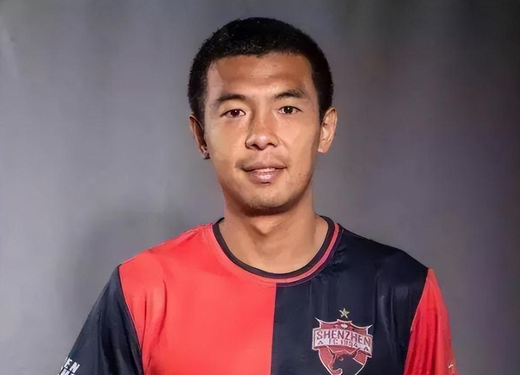 开云官方-前国脚徐亮爆猛料 当年刚入选国足要为老队员洗球鞋球袜 引发热议